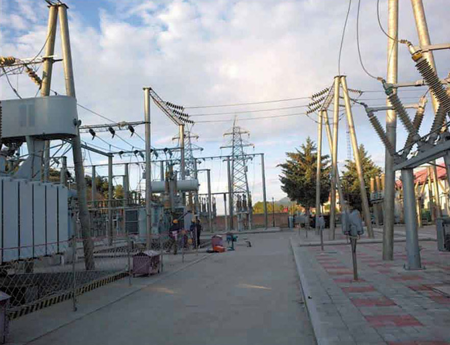 承德鹿柵子溝110KV變電站現(xiàn)場對110KV中性點(diǎn)隔離開關(guān)更換工作